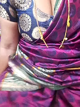 tamil_ammani (F milf) - Boobs show😜😜😝🥰🔥🔥🔥