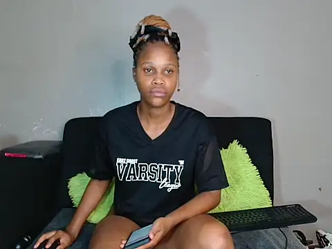 Prettybrowngirl webcam