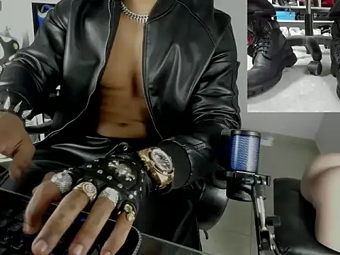 master_leather webcam