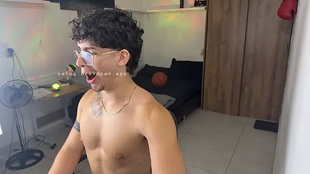 kisan_smith (M twink) - #big-balls #big-cocks #bisexuals #brunettes #cam2cam #colombian #ejaculation #erotic-dance #flexing #handjob #hd #masturbation #middle-priced-privates #muscular #oil-show #orgasm #pov #recordable-privates #recordable-publics #small-audience #spanish-speaking #spanking #striptease #student #twinks #white