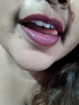 Webcam Model (hotbhabhi011)  is live.Free join now!