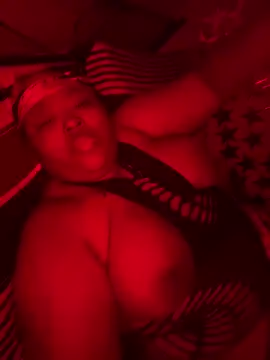 Chocolatebunnyxx96 webcam