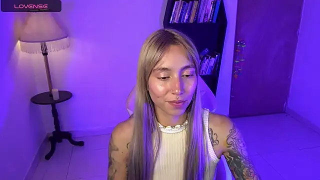 Saucy_Jenn webcam