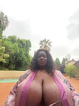 Webcam Model (xXXSexyamazon)  is live.Free join now!