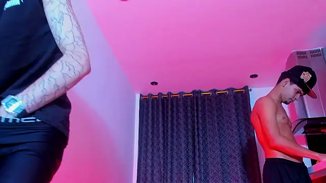 thebatmansion - TheBatMansion's free webcam - UK Sex Cams