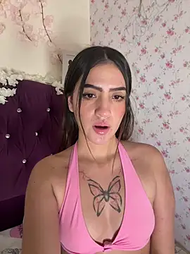 Webcam Model (LunaaBlossom)  is live.Free join now!