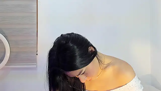 bella_hadid1_ webcam