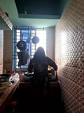 bristy- (F young) - Pussy in dildo