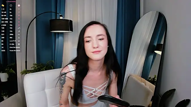 dearly_kitty (F young) - hand bra