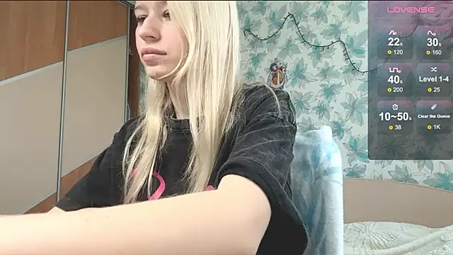 Barbie_Blondie webcam