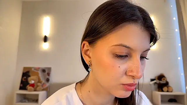 louisechavez (F teen) - Play with my kitty