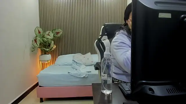 dania_miller_ (F young) - FINGER MY ASS