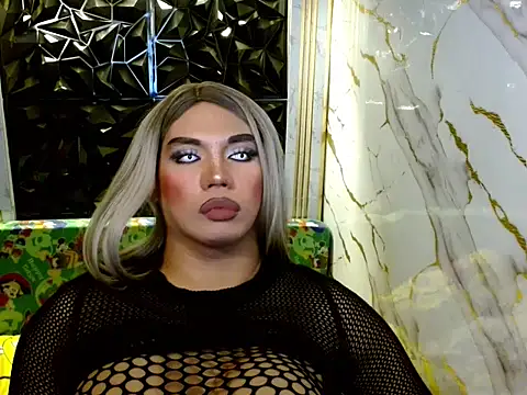 HugeCockGoddess webcam