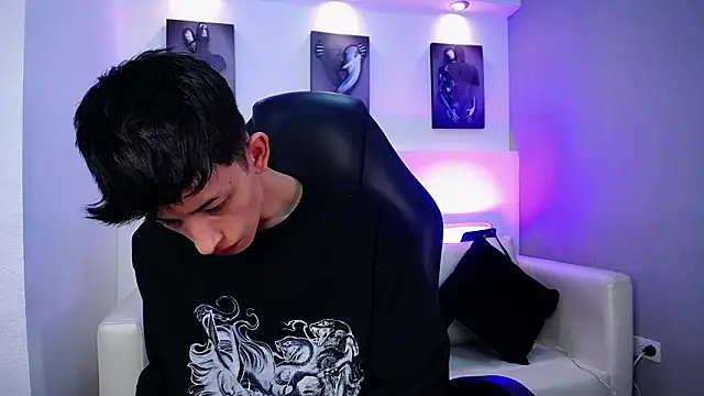 maikcarver (M young) - Play nipples + pinchs nipples 🔥😈