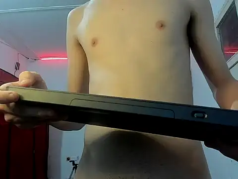 andrew_2811 webcam