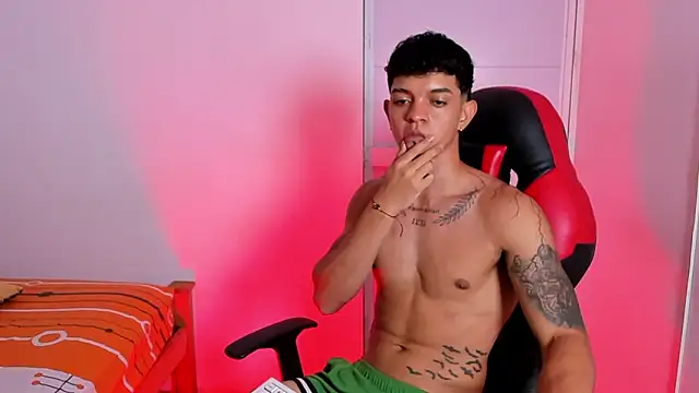 noah_cole_ webcam