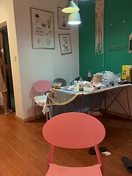 美女TEVDKA在线直播