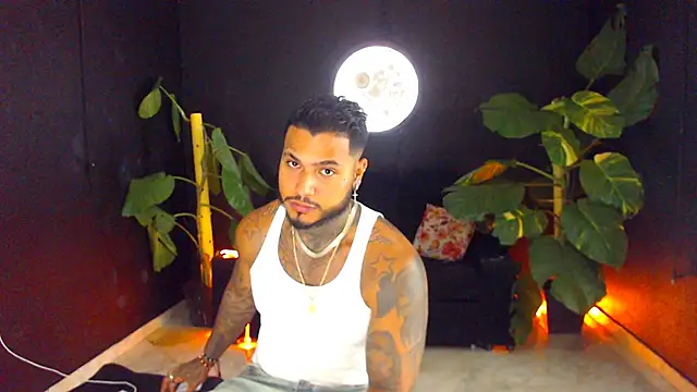 alexis_27121 - Alexis_27121's free webcam - UK Sex Cams