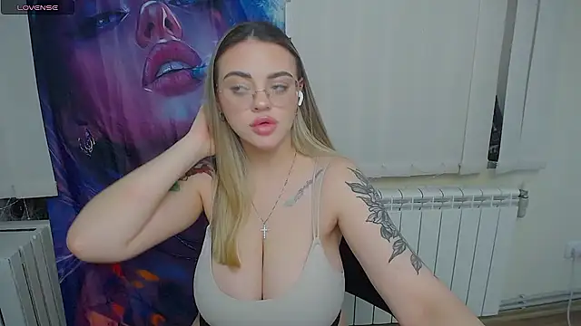 Lilia_Moon webcam