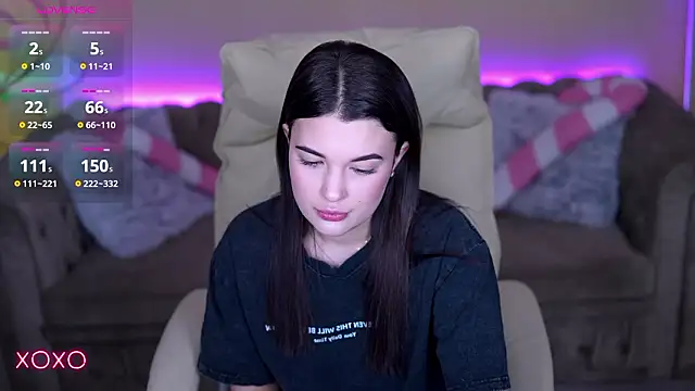 YourLolaBunny webcam