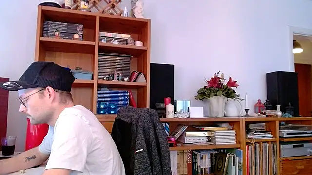 _whoisthatguy_ webcam