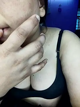 ruma143 - Ruma143's free webcam