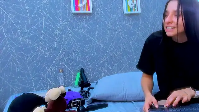 ViictoriiaSaenz webcam