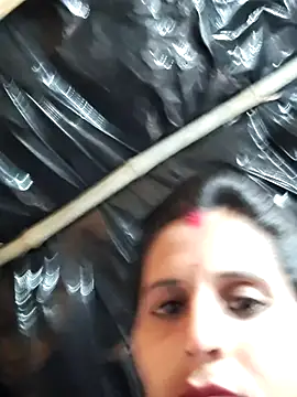 Bhavna8080 webcam