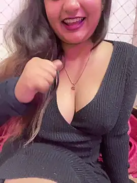 Curvy_Anaya