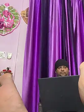 Dick_6inches_Delhi webcam