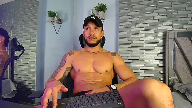 ARON_TAYLER01 webcam