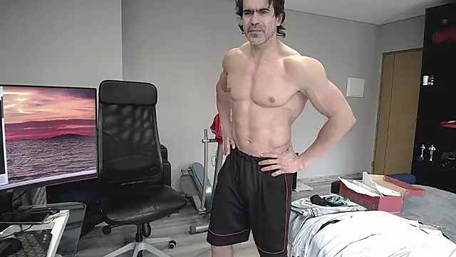latinoo23bom webcam