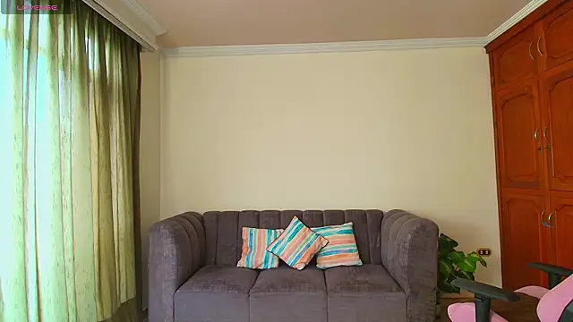 lili_jade222 - Lili_jade222's free webcam