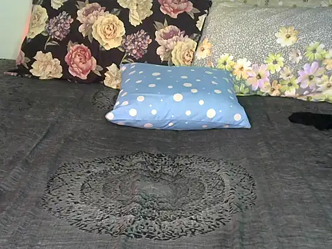 bella_cute01 (Ask my age) - PLAY PUSSY AND SQUIRT🥵💦