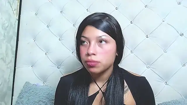 Webcam Model (NataliePetite3x)  is live.Free join now!