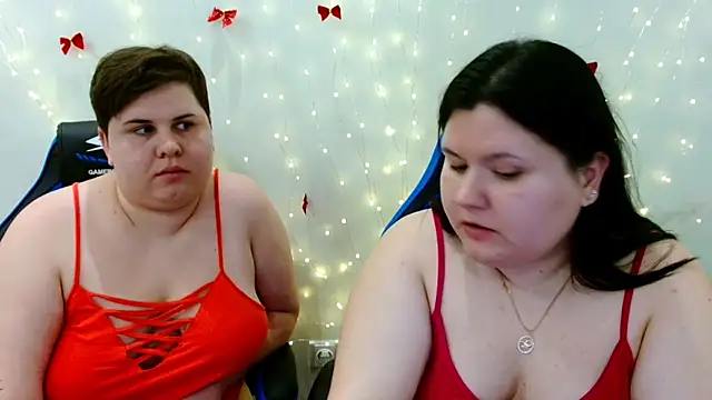 BeckyAndHellen webcam