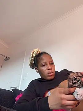 Diamondpussy97 webcam