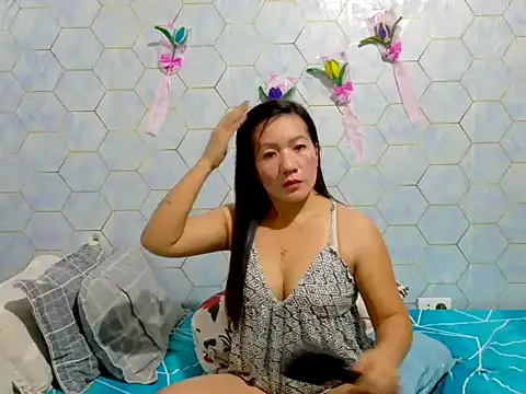 Webcam Model (cherrymoves)  is live.Free join now!