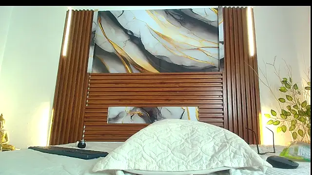 Celeste_hot_08 webcam