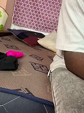 Chn_x_cbe Live Webcam on Stripchat