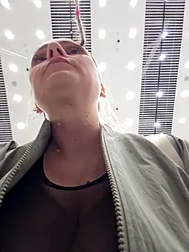 Bondgirl_013 Live Webcam on Stripchat