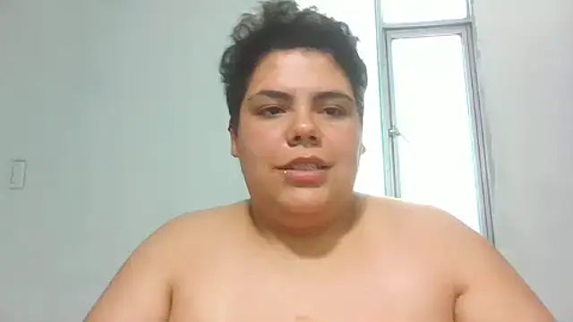 Hailey_Curvy webcam
