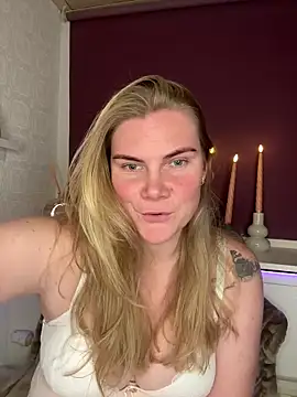 SexyBlondJoanna Live Webcam on Stripchat