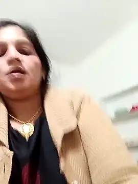 Webcam Model (Mohni_love)  is live.Free join now!