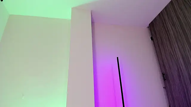 LaurenMitchell1 webcam