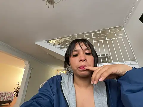 Mia_Allenn webcam