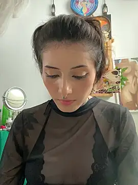 Webcam Model (LiliJones_)  is live.Free join now!