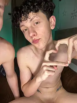 TwinksNextDoor webcam