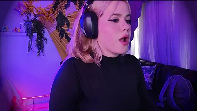 albaismynameX webcam