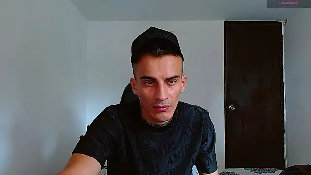 bray_hotboy777 webcam